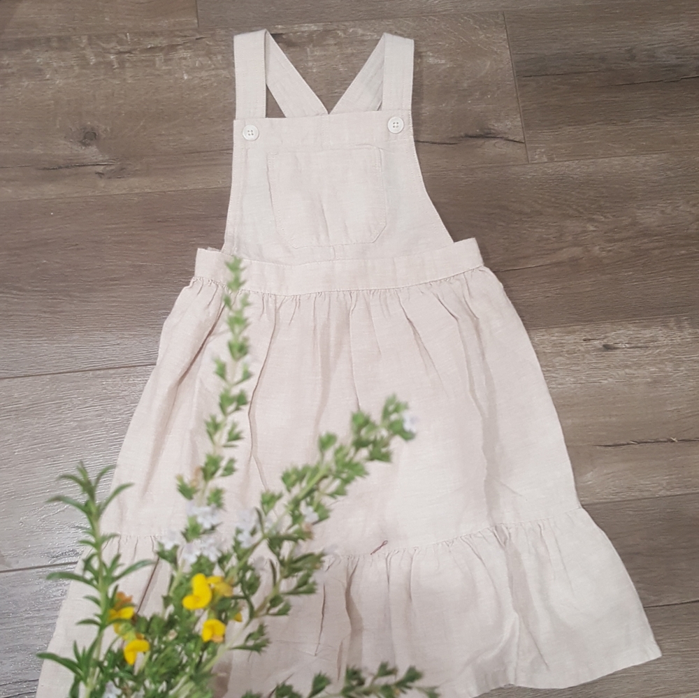Girl's overall dress